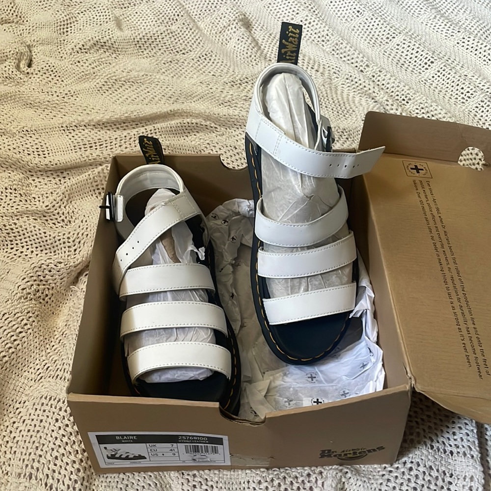 doc marten blaire white sandal like new 9